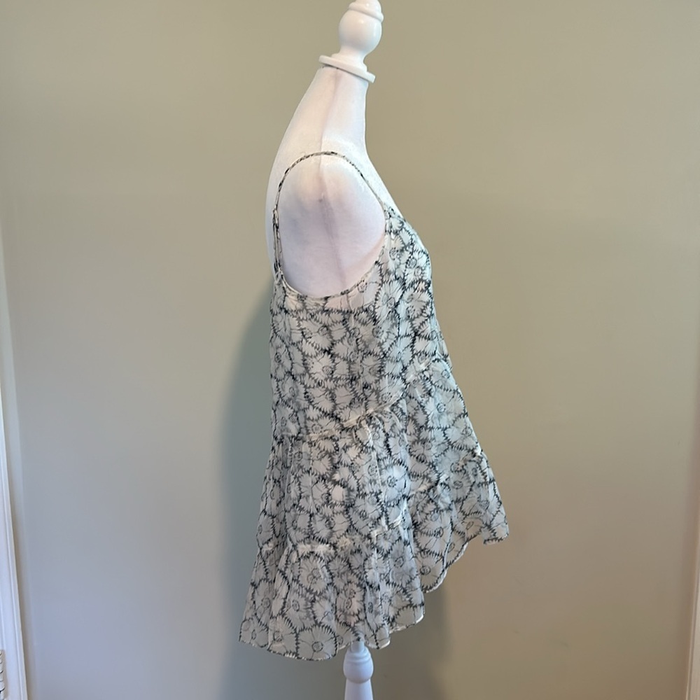 Cinq À Sept Esther Floral Ruffle Hem Sleeveless Silk Top Ivory/navy Size Medium - Picture 6 of 12